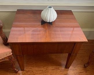 lot 40 - side table $50