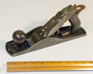 Stanley No. 5 1/4 plane, (hairline crack)