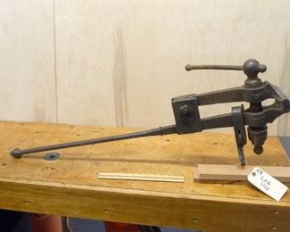 Unmarked blacksmith post vice
