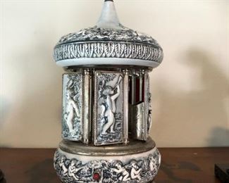 Musical mechanical cigarette dispenser by Reuge, Swiss