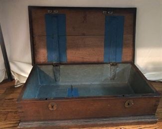 Large early 1800s, American flat trunk.