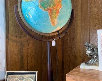 VINTAGE LIGHT GLOBE