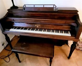 Wm Knabe console piano