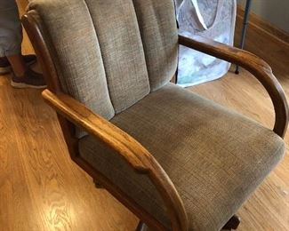 4 Chairs and Table with leaf