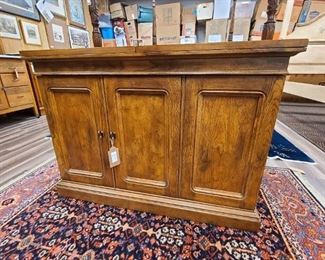 Vintage Flip Top Server Bar