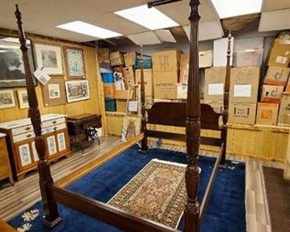 Queen Size Mahogany Poster Bed