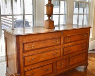 Lift top blanket chest with 3 drawers