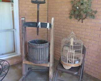 MAGNOLIA ON FERN 021