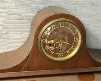 MANTLE CLOCK