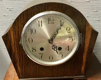ANTIQUE MANTLE CLOCK