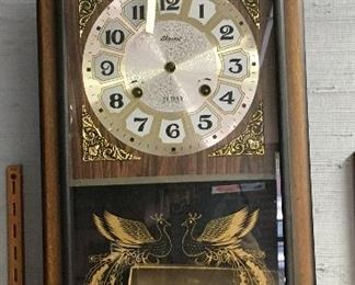 MANTLE/WALL CLOCK