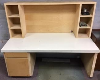 LARGE WORK DESK/BENCH W/HUTCH