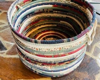 Large rag rug handled tote