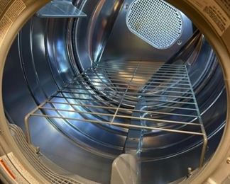 Newer Electrolux washer & gas dryer 