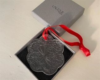 Lalique crystal Ornement De Noel Ombelles with original box