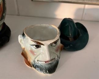 Unique tobacco humidor