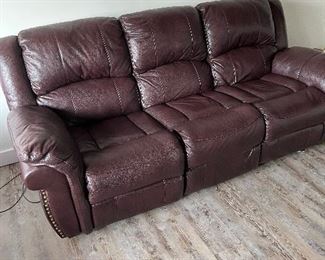 4 Pc Reclining Leather Seating 
$3,000