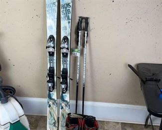 Set of Skis