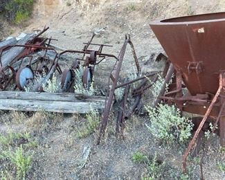 #5025 • These items will be cataloged the week of November 22-24