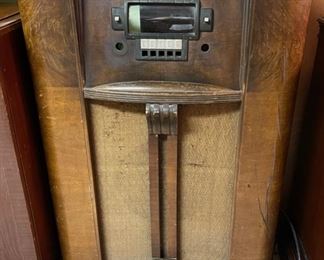 Vintage Zenith Cabinet/Console Radio
