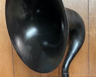 Antique Trimm Home Speaker by Trimm Radio MFG Chicago (B012)