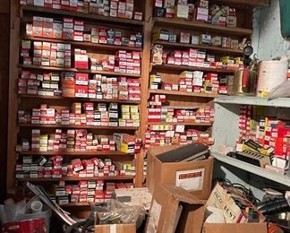 Huge Collection of Radio Tubes new in boxes , over 920 tubes see close up pictures below… being sold as one large lot (B014) Taking Offers