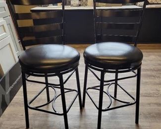2 Metal Frame Black Swivel Barstools