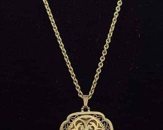 006 Vintage Avon Necklace with Locket
