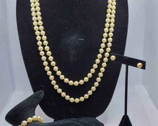 Vintage Avon Pearl Set Necklace, Earrings  Bracelet