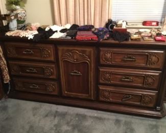Dresser without mirrors attached