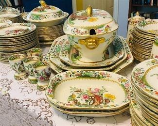 200 plus piece set of Copeland Spode Birds of Paradise. This is from the turn of the last century. 