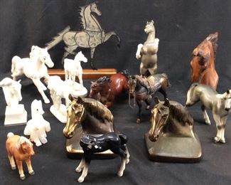 HORSE BOOKENDS AND FIGURINES
