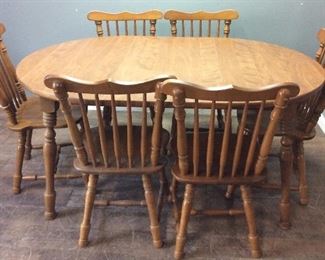 6 PERSON DINING ROOM TABLE AND CHAIRS