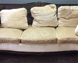 ANTIQUE VICTORIAN COUCH SOFA