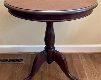 Clawfoot Pedestal Table