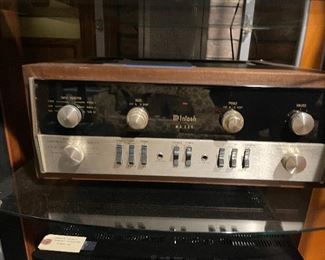 McIntosh MA 230