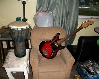 bongo and (beginner) electric guitar