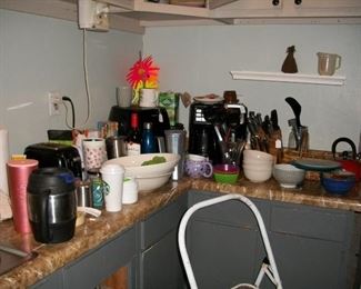 air fryer, coffee pot, knives and more kitchen things