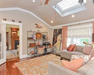 Quality carpets. Large Bakers Rack. Many great decorative objects