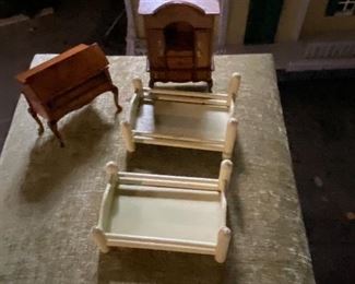 Dollhouse furnishings