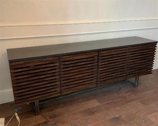 lovely credenza, excellent condition