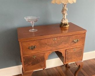 Chippendale Mahogany Low Boy w/Drawer 