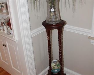 PLANT STAND AND VASE
