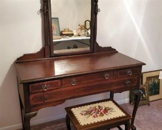 Antique 4 Drawer Dressing Table, With Cabriole Legs, Tilt Mirror, And Matching Vanity Stool, 69" x 48" x 20"