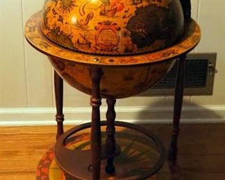 Sixteenth-Century Italian Replica Old World Globe Bar
