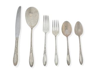 1108
An Oneida "Virginian" Sterling Silver Flatware Service
Circa 1942-1964
Each marked: Oneida / Sterling / Virginian
Comprising 7 hollow-handled Modern place knives (9.125"), 7 place forks (7.125"), 8 salad forks (6.375"), 7 teaspoons (6"), 1 sugar spoon (6.125"), and 3 casserole spoons (8.625"), 33 pieces
Weighable sterling: 33.045oz. troy approximately
Estimate: $400 - $600