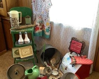 A Whole Lotta Vintage Kitchen Items
