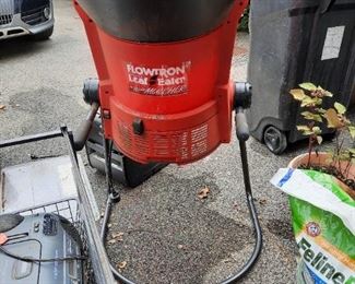 Turns leaves into MULCH