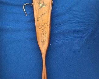 This wood fan is very old.  Lace and fabric pulls out from side.  No pulls please