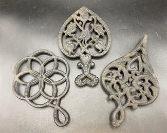 Set of 3 Cast Iron Metal Hangable Trivets